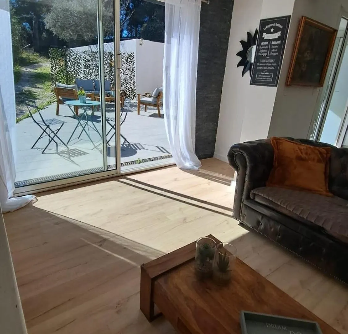 T2 Avec Terrasse Calme Absolue Dans Marseille Apartment France